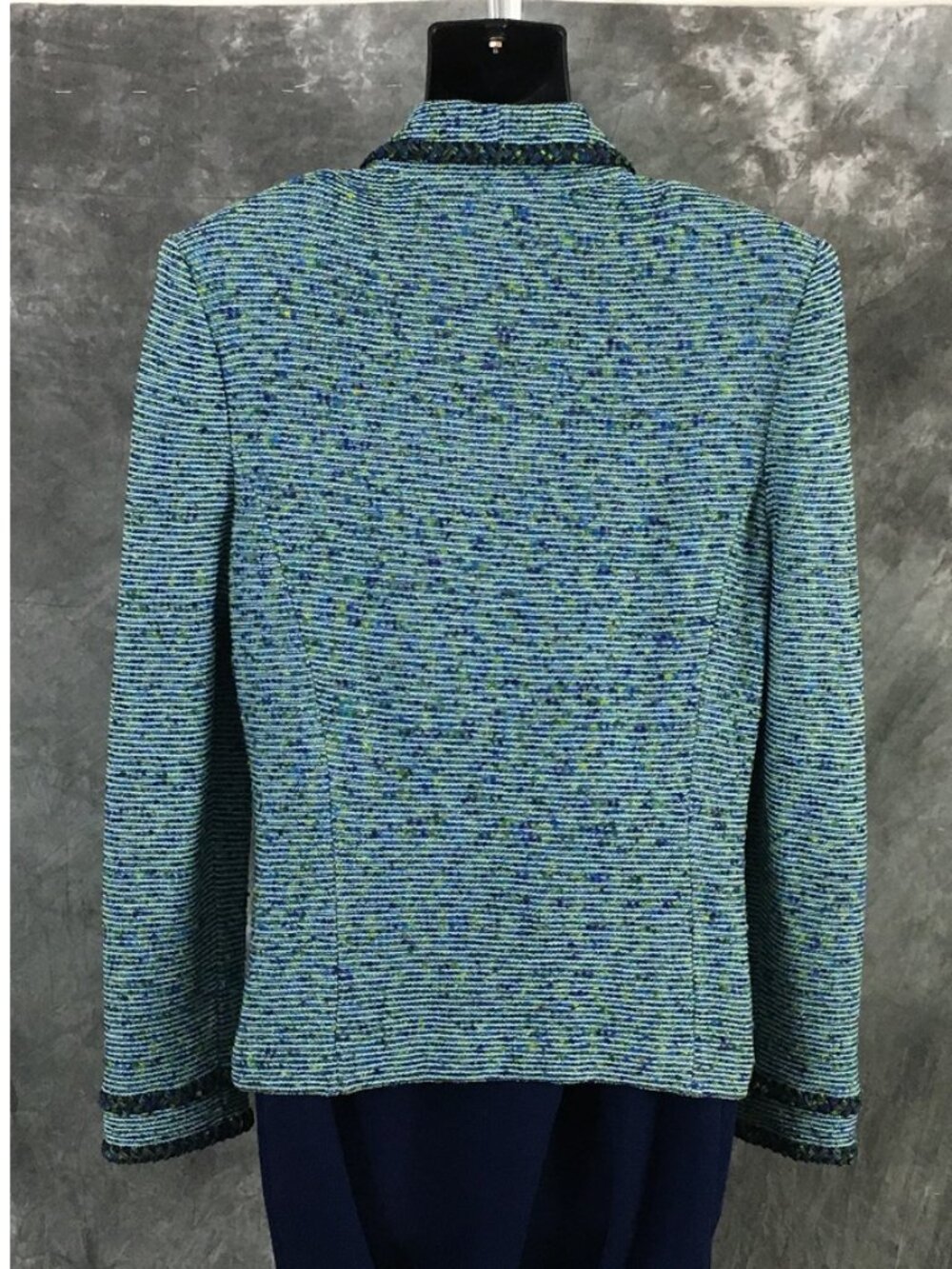 BEAUTIFUL St John collection knit blue multi jacket skirt suit size 8 - Picture 8 of 11